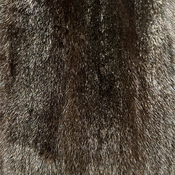 Classic full length black mink coat, excellent condition, 4 hook enclosures - Picture 9 of 11